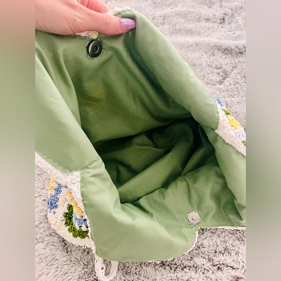 Handmade crochet patterned handbag - Picture 7 of 7